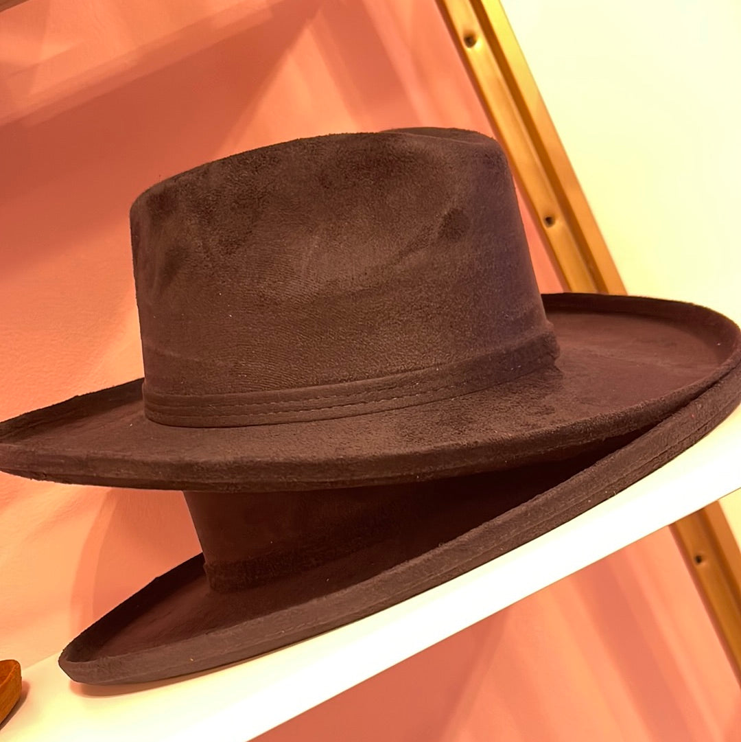 Noir Flipped Brim